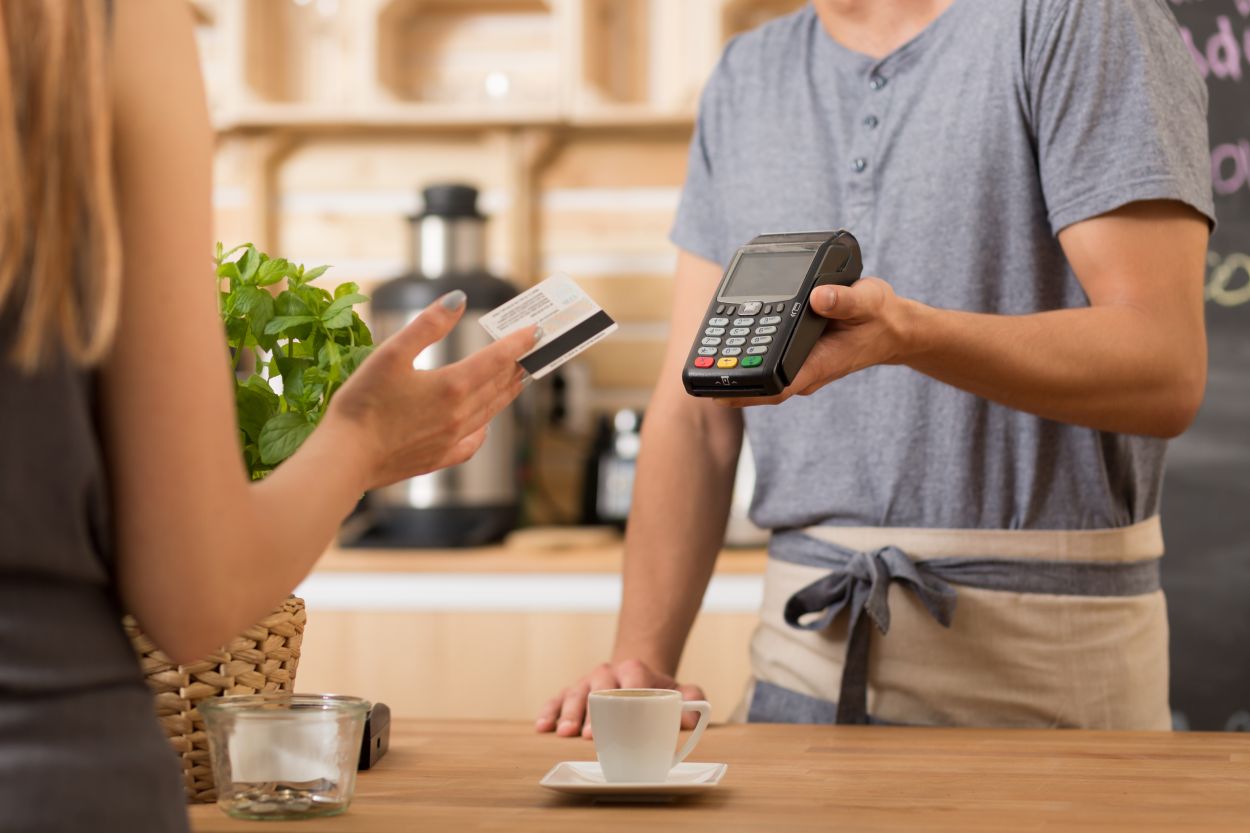 Jak działa karta płatnicza – podstawowe informacje